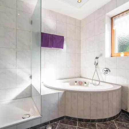 Apartment Haus Kienast Pfons